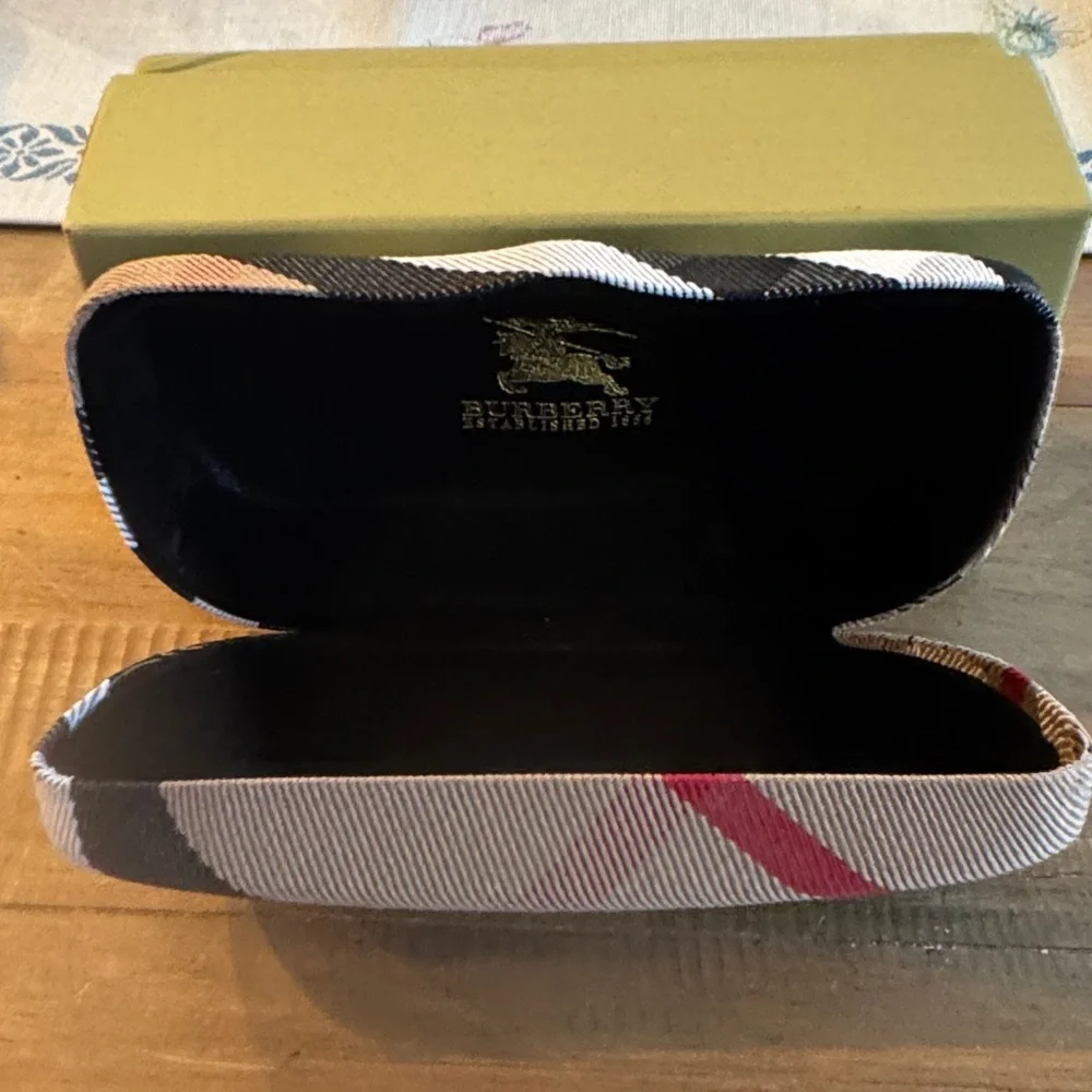 Fashion Plaid Glasses Case - Black, White, Pink